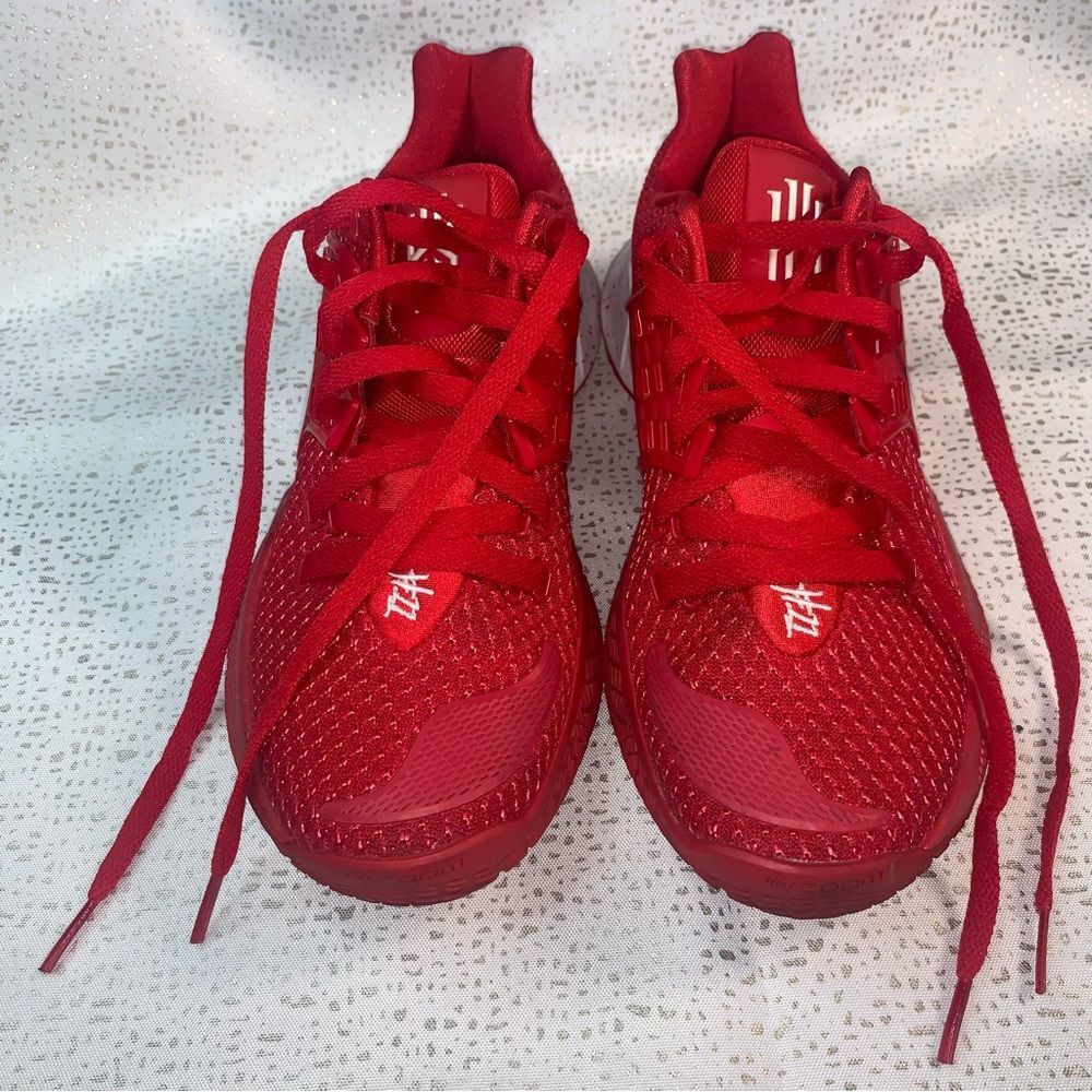 NIKE‎ ZOOM Kyrie Low 2 TB Promo size 6.5